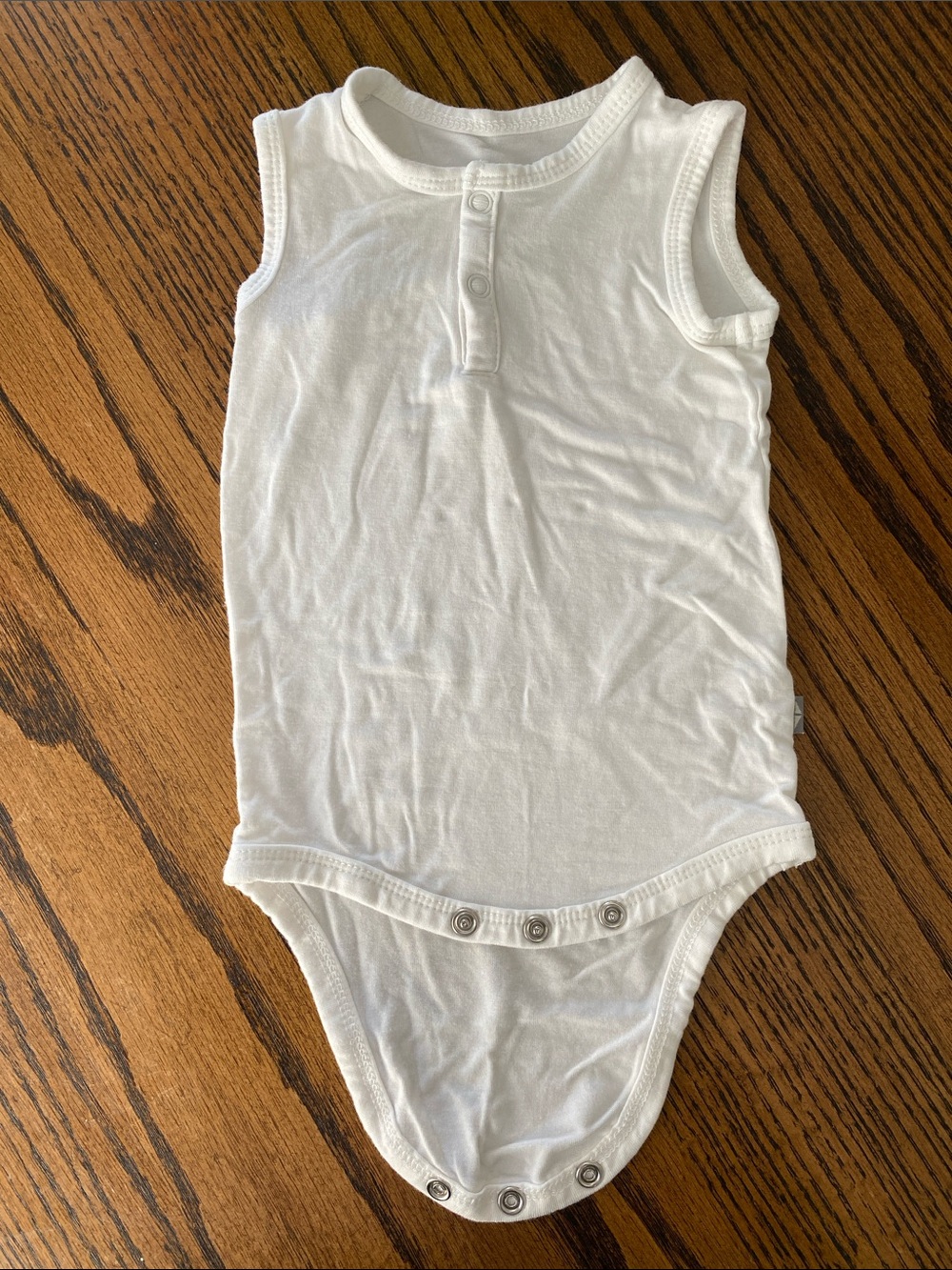 Kyte Baby sleeveless snap sleeveless bodysuit